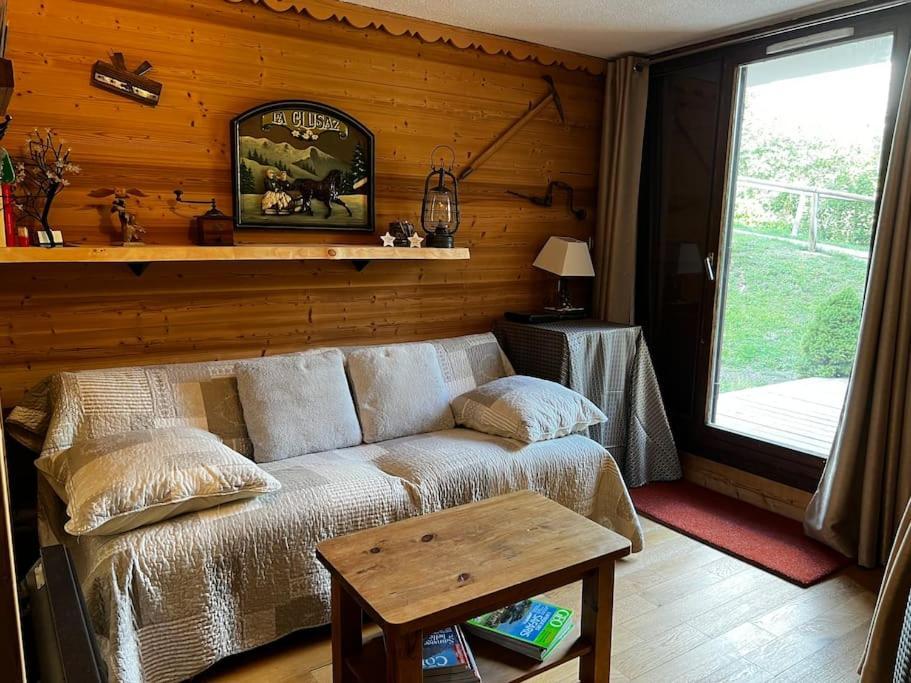 Appartement La Clusaz Avec Terrasse Sur Les Pistes De Ski Manigod Esterno foto