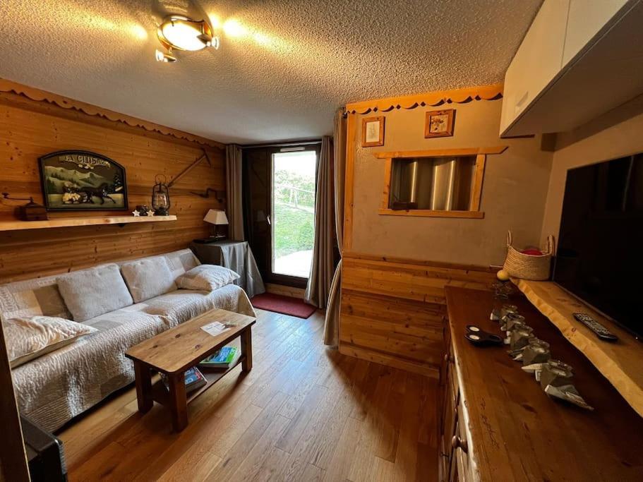 Appartement La Clusaz Avec Terrasse Sur Les Pistes De Ski Manigod Esterno foto